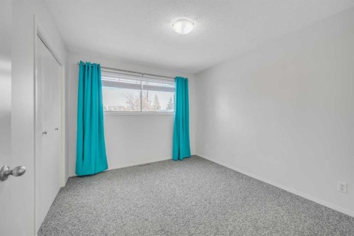 11155 Sacramento Drive Sw, Calgary, AB - Indoor Photo Showing Other Room
