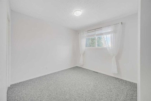 11155 Sacramento Drive Sw, Calgary, AB - Indoor Photo Showing Other Room