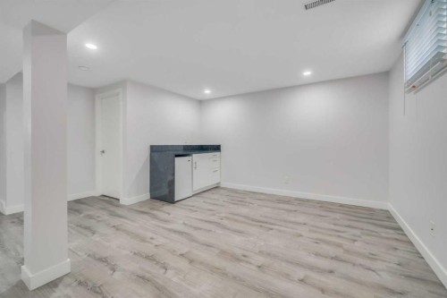 11155 Sacramento Drive Sw, Calgary, AB - Indoor Photo Showing Other Room