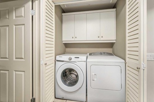 6002 Bow Crescent Nw, Calgary, AB - Indoor Photo Showing Laundry Room