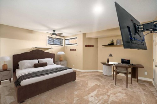 6002 Bow Crescent Nw, Calgary, AB - Indoor Photo Showing Bedroom