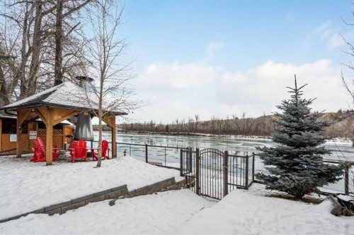 6002 Bow Crescent Nw, Calgary, AB - Outdoor