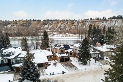 6002 Bow Crescent Nw, Calgary, AB - Outdoor With View