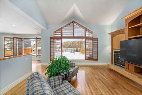 6002 Bow Crescent Nw, Calgary, AB - Indoor With Fireplace