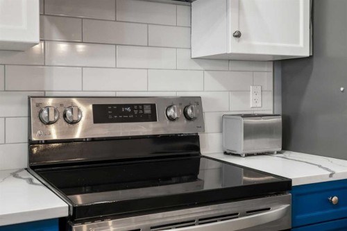 407-8 Bayside Place, Strathmore, AB - Indoor Photo Showing Kitchen