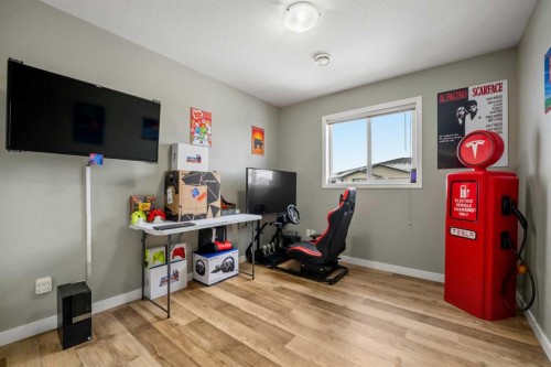 407-8 Bayside Place, Strathmore, AB - Indoor