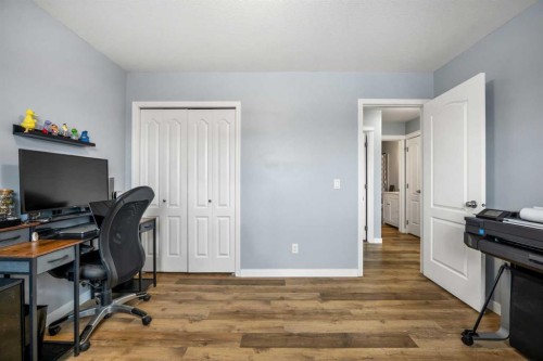 407-8 Bayside Place, Strathmore, AB - Indoor Photo Showing Office
