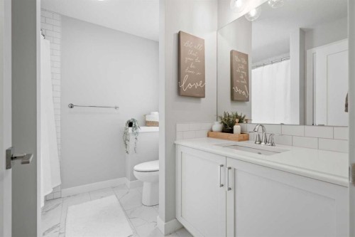 86 Legacy Woods Place Se, Calgary, AB - Indoor Photo Showing Bathroom