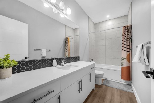 155 Carringham Way Nw, Calgary, AB - Indoor Photo Showing Bathroom