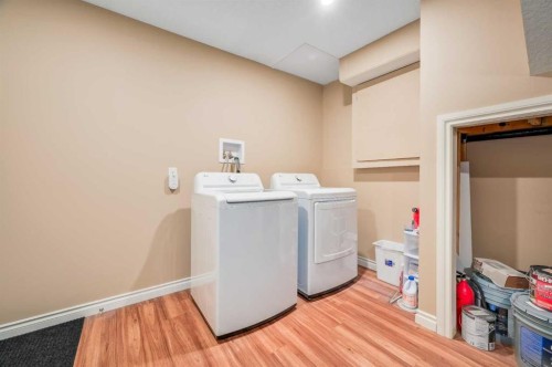 92 2A Street, High River, AB - Indoor Photo Showing Laundry Room