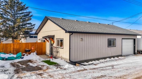 92 2A Street, High River, AB - Outdoor