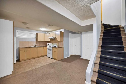 107 Taravista Street Ne, Calgary, AB - Indoor Photo Showing Kitchen