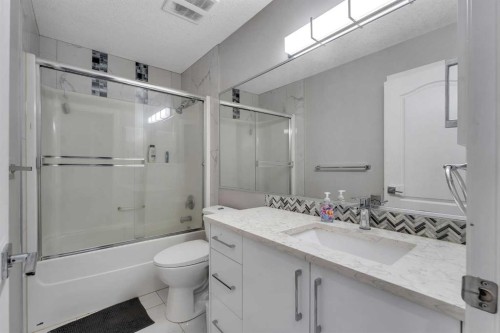 228 Covemeadow Court Ne, Calgary, AB - Indoor Photo Showing Bathroom