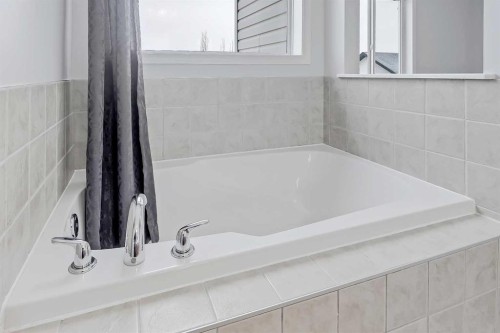 102 Kincora Glen Mews Nw, Calgary, AB - Indoor Photo Showing Bathroom