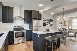 46 Osprey Hill Bay SW Calgary, AB T3B 6S3