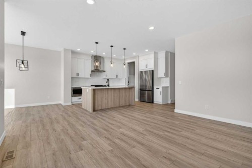 298 Kinniburgh Loop, Chestermere, AB - Indoor Photo Showing Kitchen