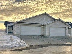 22-6009 62 Avenue  Olds, AB T4H 1W8