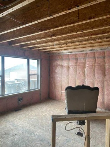 78 Saddlecrest Place Ne, Calgary, AB - Indoor Photo Showing Other Room