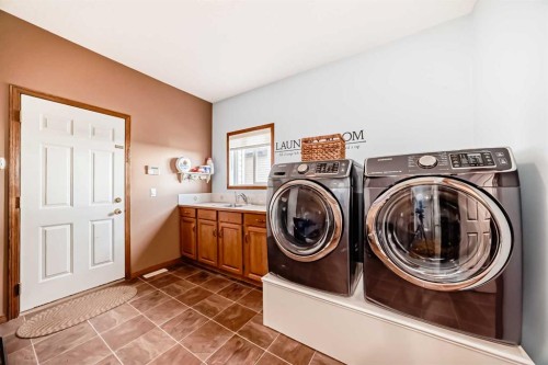 114 Royal Birkdale Crescent Nw, Calgary, AB - Indoor Photo Showing Laundry Room