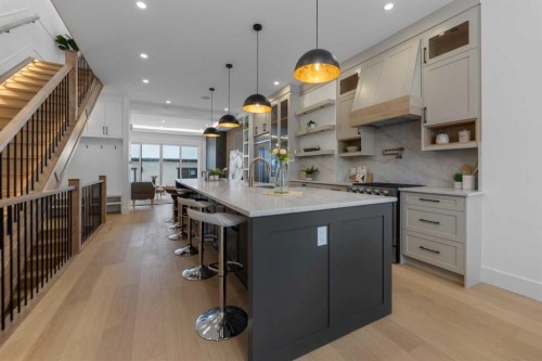 2323 53 Avenue Sw, Calgary, AB - Indoor Photo Showing Kitchen With Upgraded Kitchen