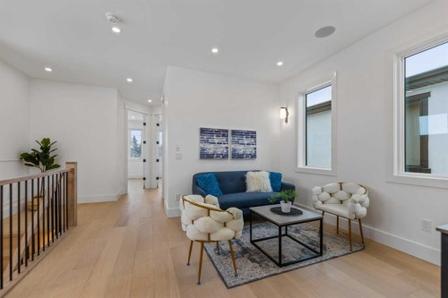 2323 53 Avenue Sw, Calgary, AB - Indoor