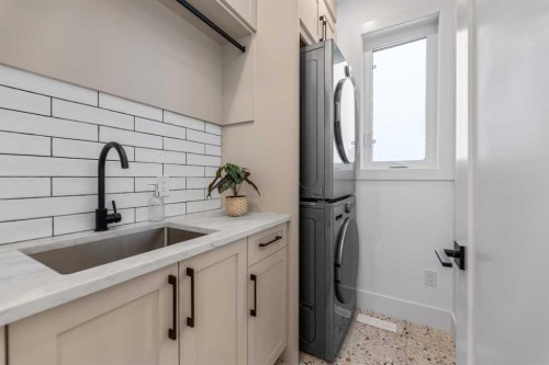 2323 53 Avenue Sw, Calgary, AB - Indoor Photo Showing Laundry Room