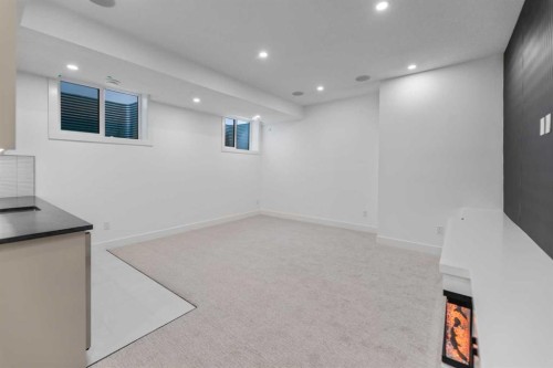 2323 53 Avenue Sw, Calgary, AB - Indoor