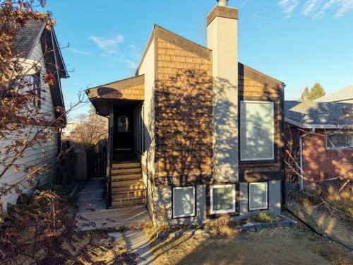 7132 36 Avenue Nw, Calgary, AB - Outdoor