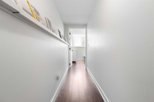 7132 36 Avenue Nw, Calgary, AB - Indoor Photo Showing Other Room