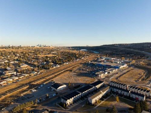 7132 36 Avenue Nw, Calgary, AB - Outdoor With View