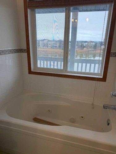 104 Taracove Crescent Ne, Calgary, AB 