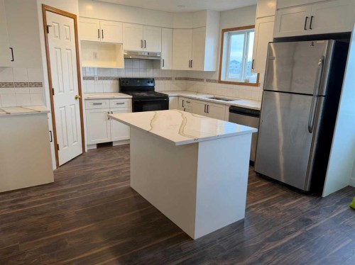 104 Taracove Crescent Ne, Calgary, AB 