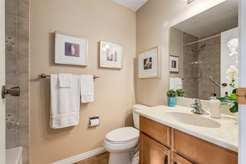 3 Hawkcliff Way Nw, Calgary, AB - Indoor Photo Showing Bathroom