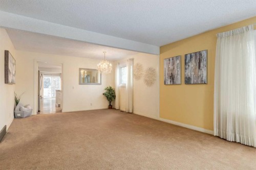 3 Hawkcliff Way Nw, Calgary, AB - Indoor Photo Showing Other Room