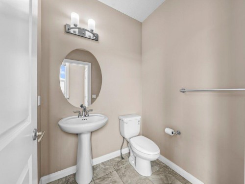 1023 Evanston Drive Nw, Calgary, AB - Indoor Photo Showing Bathroom