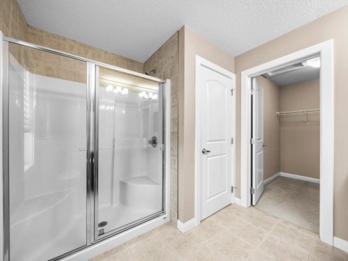 1023 Evanston Drive Nw, Calgary, AB - Indoor Photo Showing Bathroom