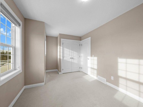 1023 Evanston Drive Nw, Calgary, AB - Indoor Photo Showing Other Room