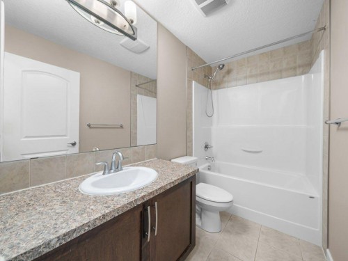 1023 Evanston Drive Nw, Calgary, AB - Indoor Photo Showing Bathroom