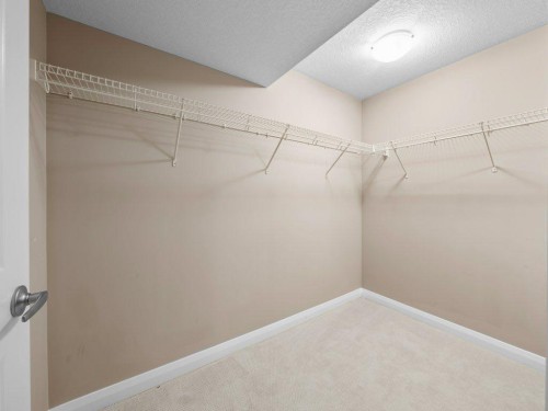 1023 Evanston Drive Nw, Calgary, AB - Indoor With Storage