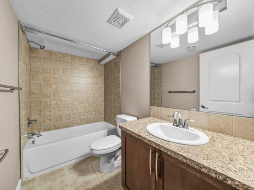 1023 Evanston Drive Nw, Calgary, AB - Indoor Photo Showing Bathroom