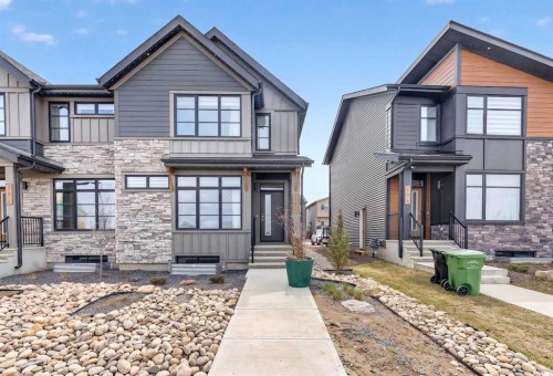 7079 Rangeview Avenue Se, Calgary, AB - Outdoor With Facade
