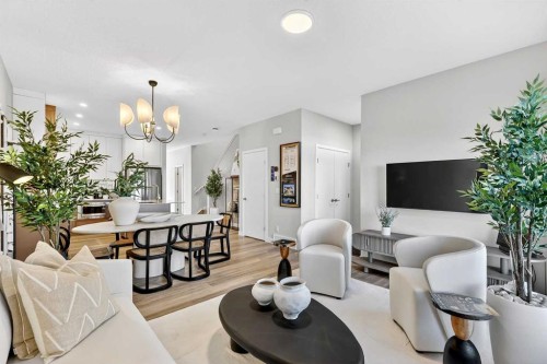 7079 Rangeview Avenue Se, Calgary, AB - Indoor