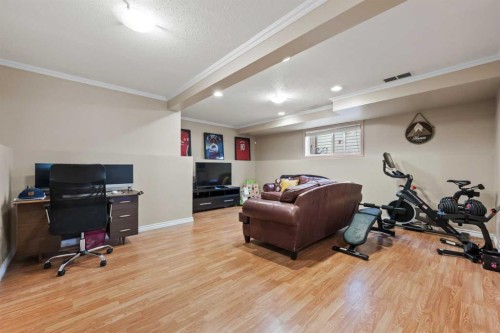 306 Coventry Road Ne, Calgary, AB - Indoor