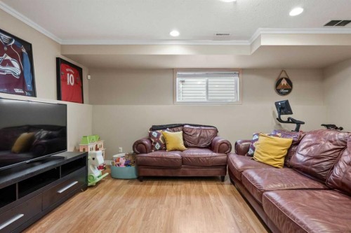 306 Coventry Road Ne, Calgary, AB - Indoor