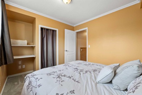 306 Coventry Road Ne, Calgary, AB - Indoor Photo Showing Bedroom