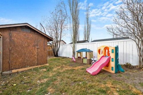 306 Coventry Road Ne, Calgary, AB - Outdoor