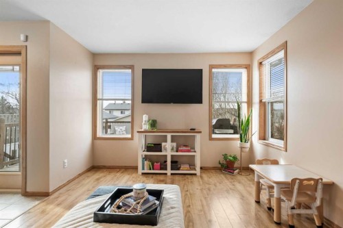 306 Coventry Road Ne, Calgary, AB - Indoor