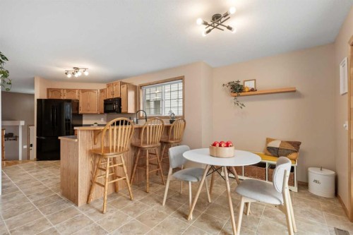 306 Coventry Road Ne, Calgary, AB - Indoor Photo Showing Dining Room