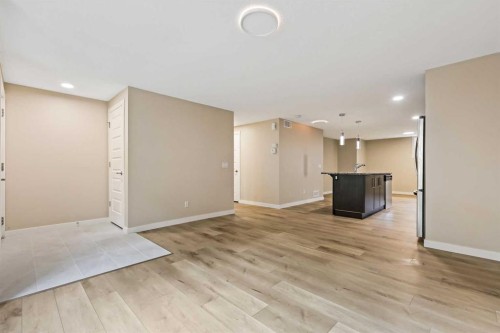 147 Mckenzie Towne Close Se, Calgary, AB - Indoor