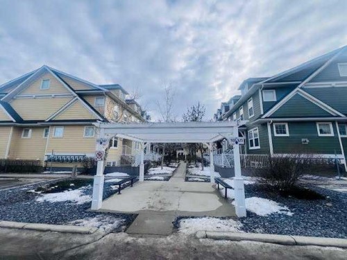 147 Mckenzie Towne Close Se, Calgary, AB - Outdoor